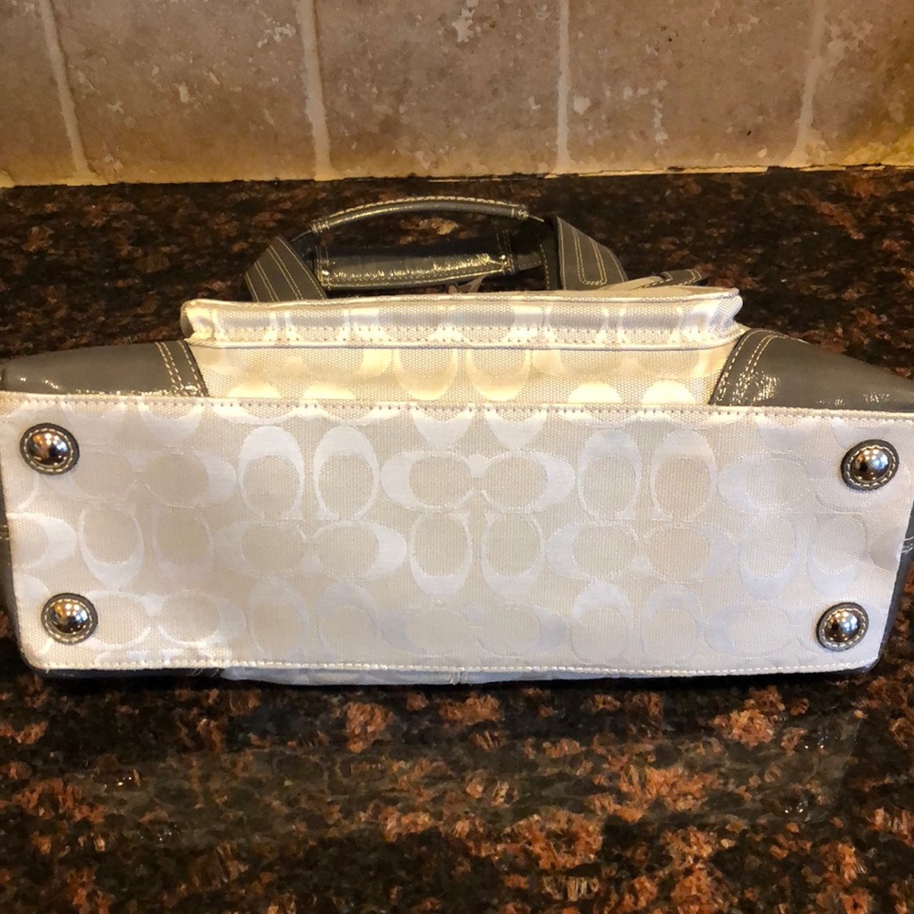 Coach silver white gray handbag New - Picture 5 of 11